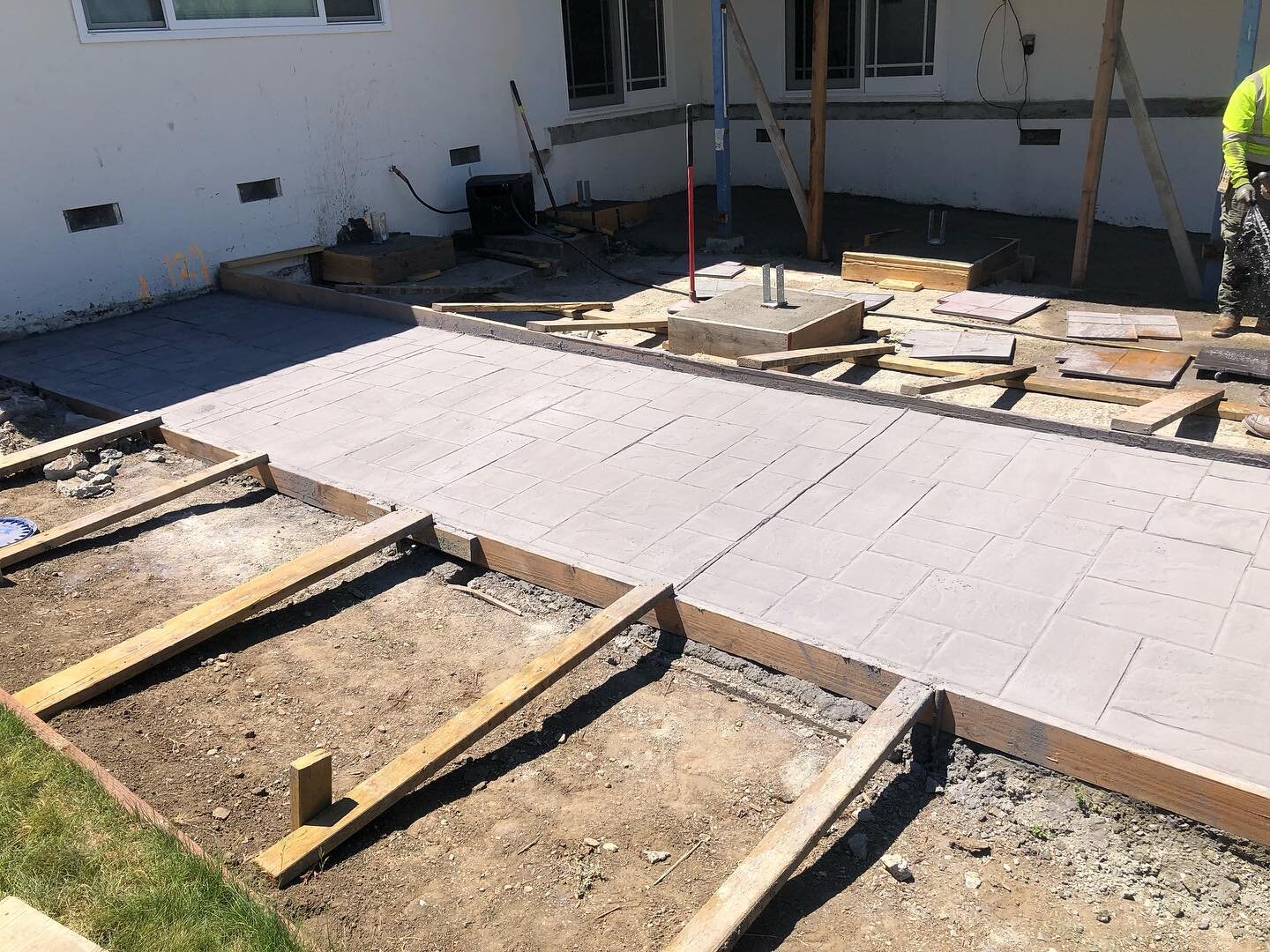 Swipe ➡️ stamped concrete patio area and Trex deck completed In Millbrae recently.
