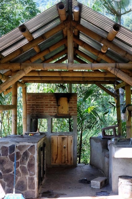 Bamboo Construction Atitlan Organics