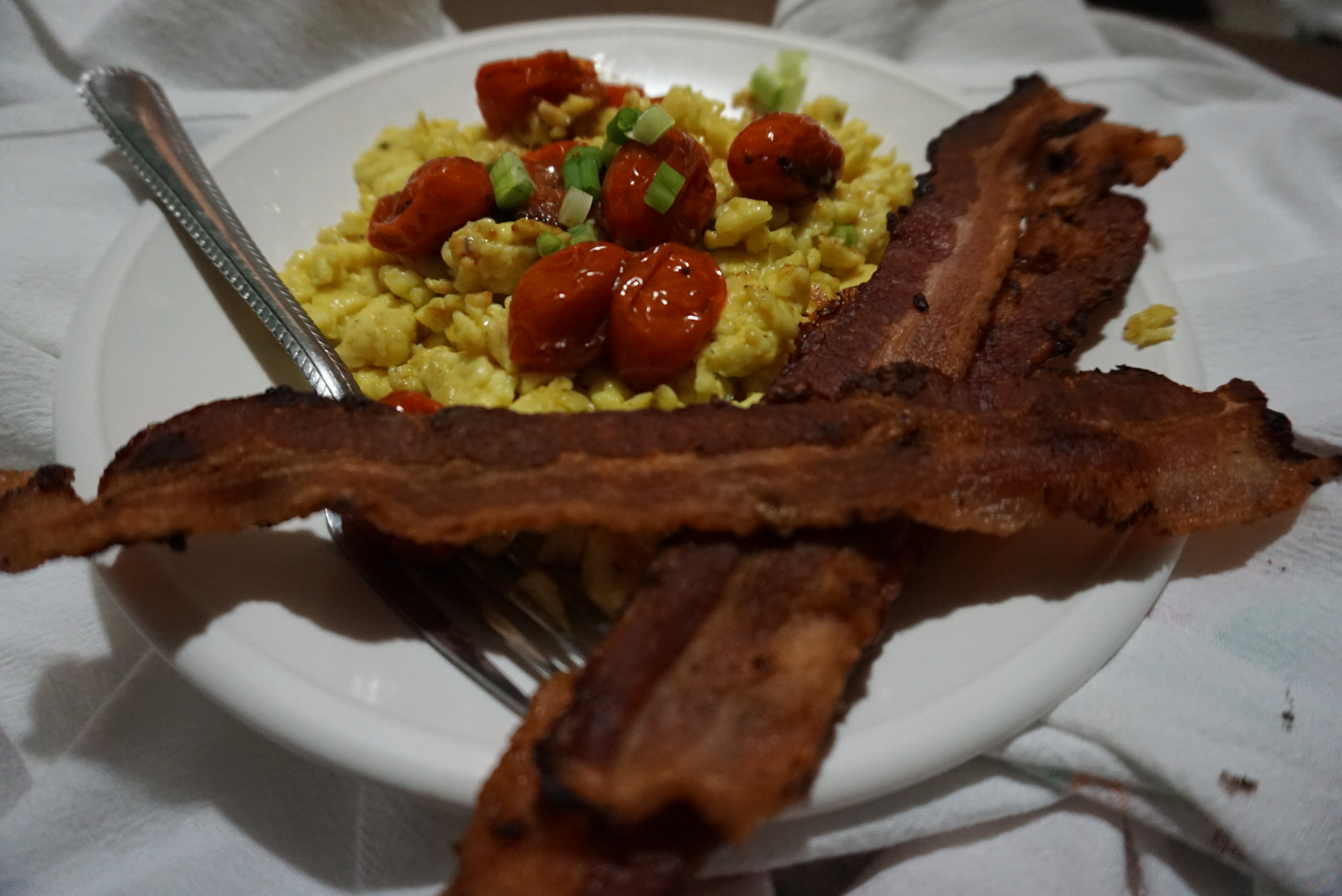 garlic bacon with cheesy tomato eggs