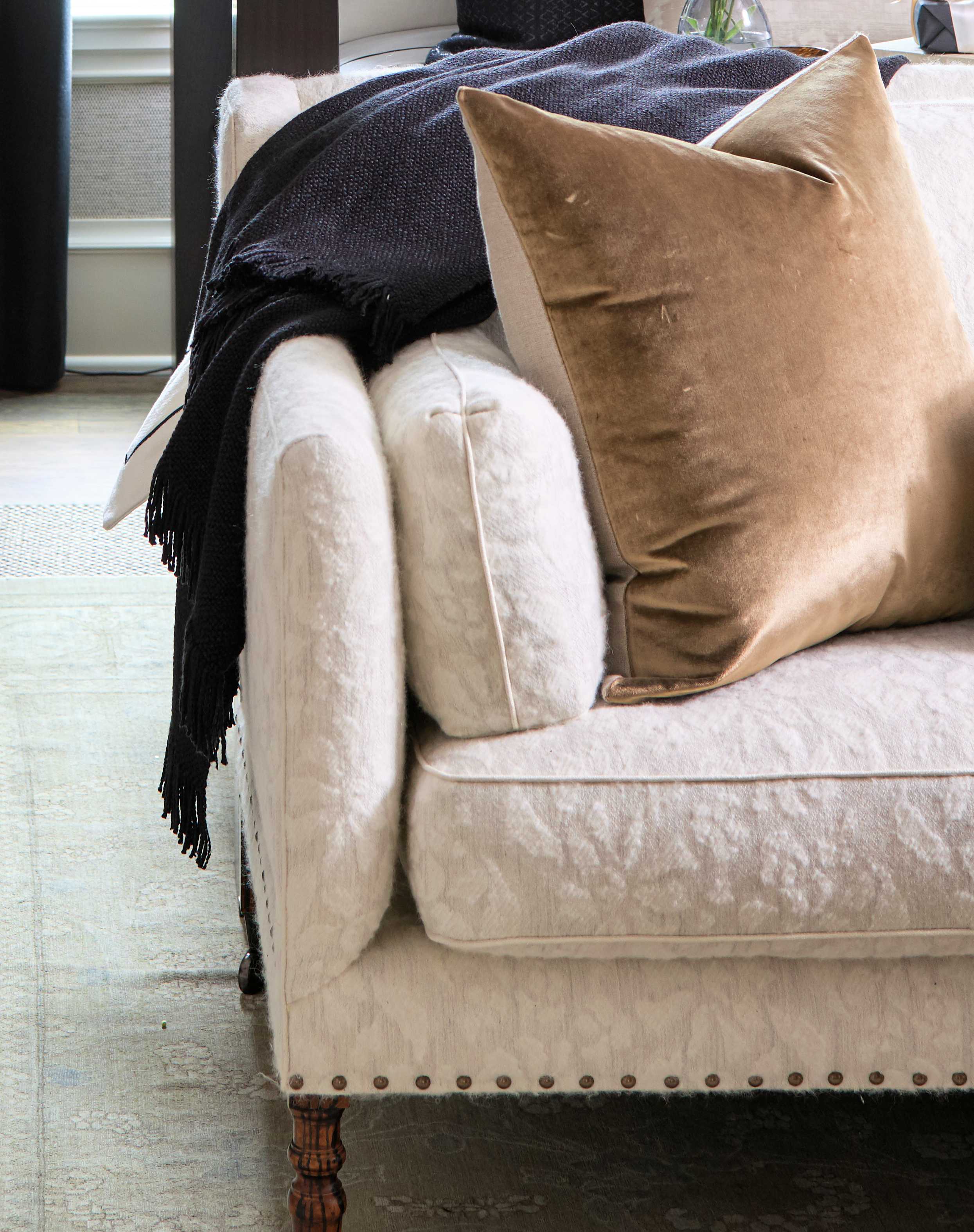 AHL-Showhouse-throw-1.jpg