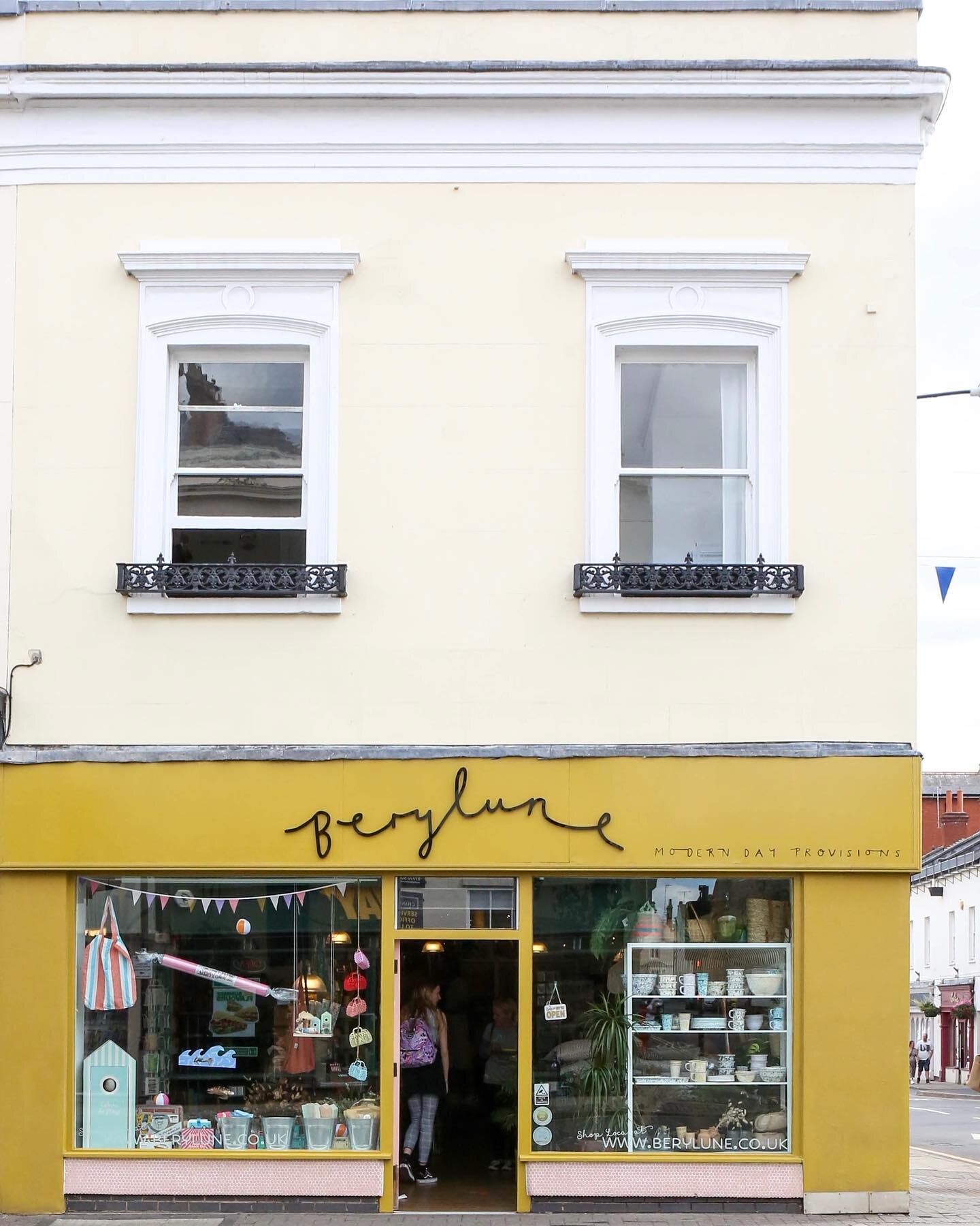 B Is for Berylune branding. One of my proudest business moments is seeing this signage on one of my favourite shops in the beautiful Leamington Spa. 

Photos by @berylune. Thank you! 

#branding #shopsignage #handdrawntype #berylune #sophiekinnsillus