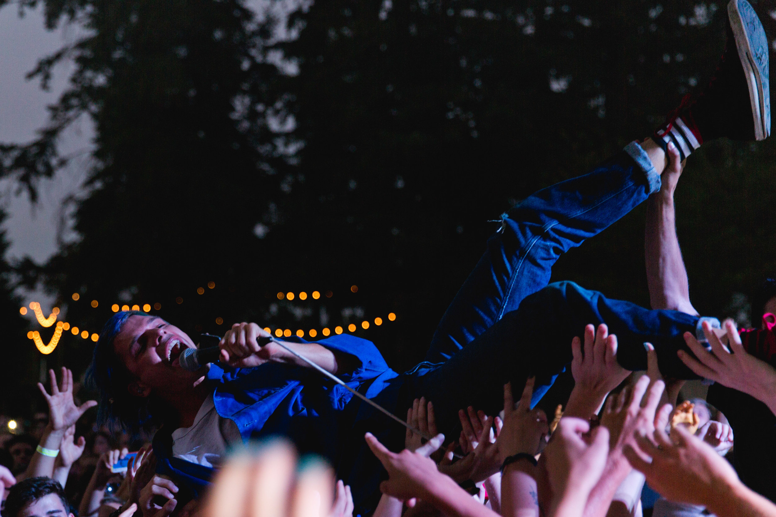 Grouplove-Christian-Zucconi-Crowdsurf-4.jpg