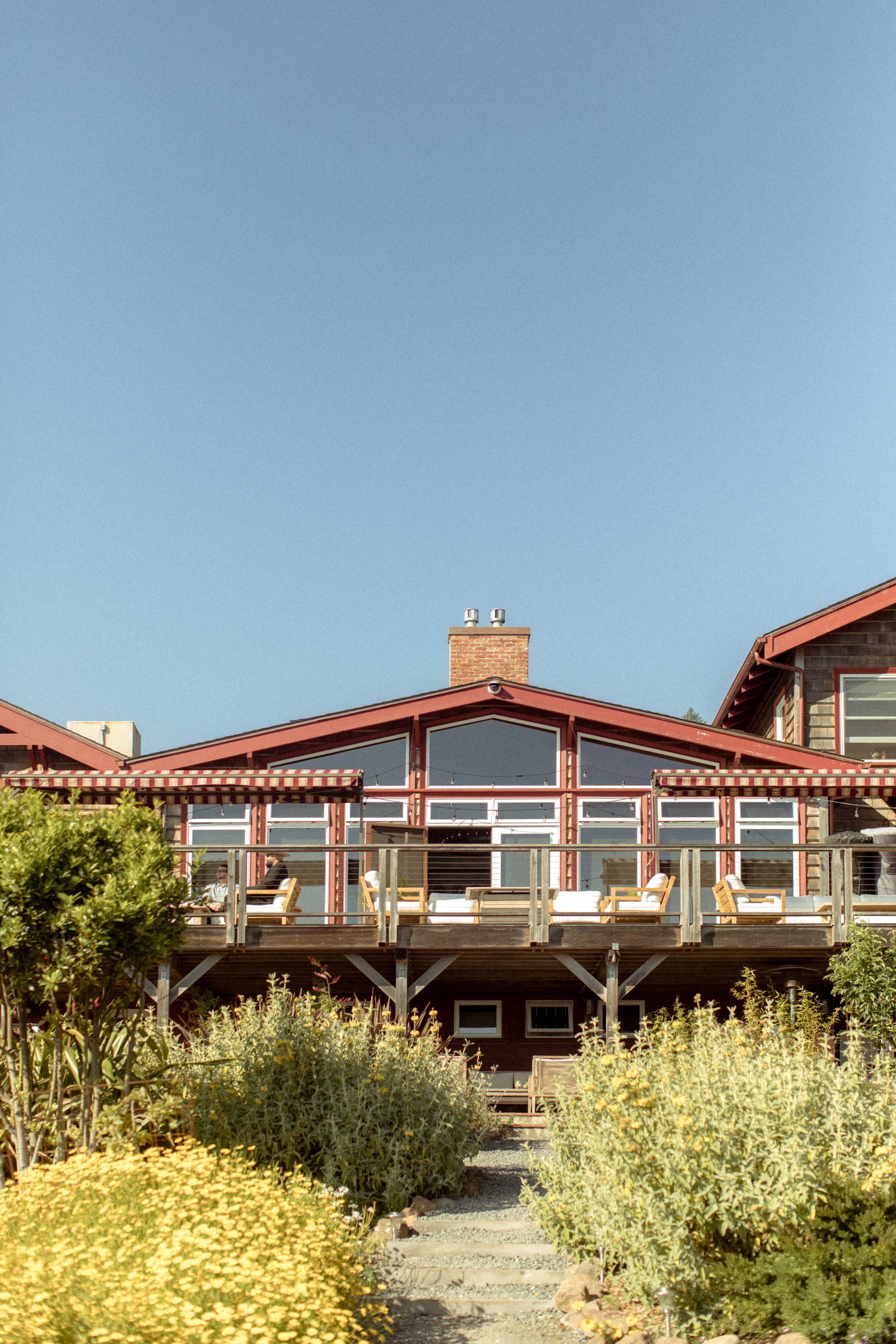 2022_HarborHouseInn_ElliLaurenPhoto_006.jpg