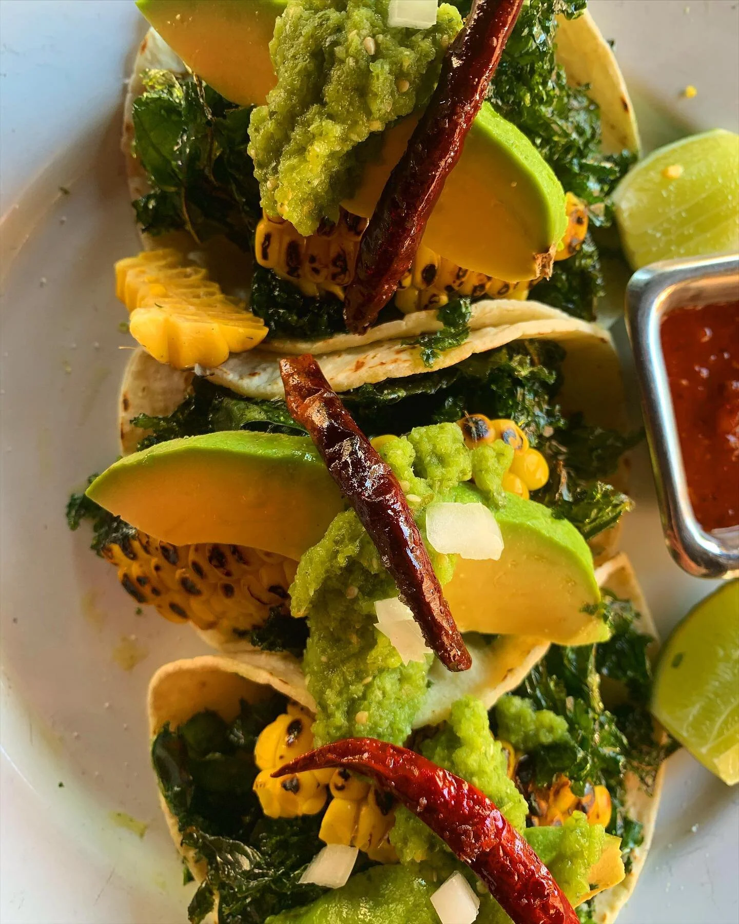 Tacos Veganos #gordoscantina #authenicmexican #mexicanstreetfood #vegan #vegitarian #tacos #especial #crispy #kale #grilledcorn #avocado #salsaverde #centralmexico #guanajuato #cdmx #guadalajara #bushwick #brooklyn #newyork #nymademexicoapproved