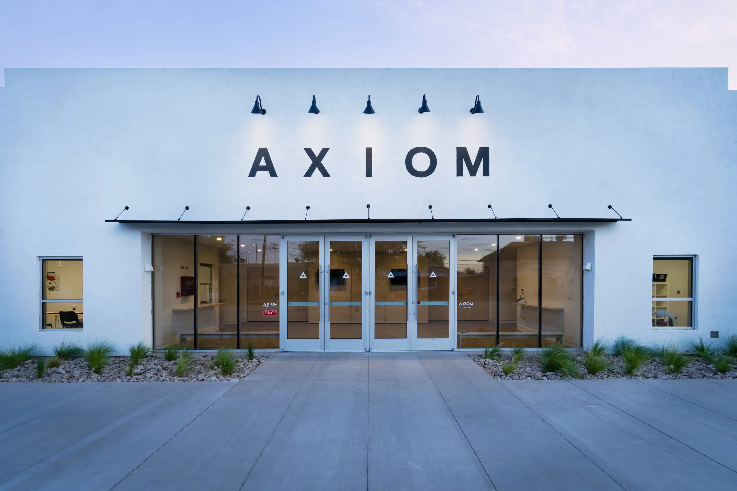 Axiom V2-1.jpg