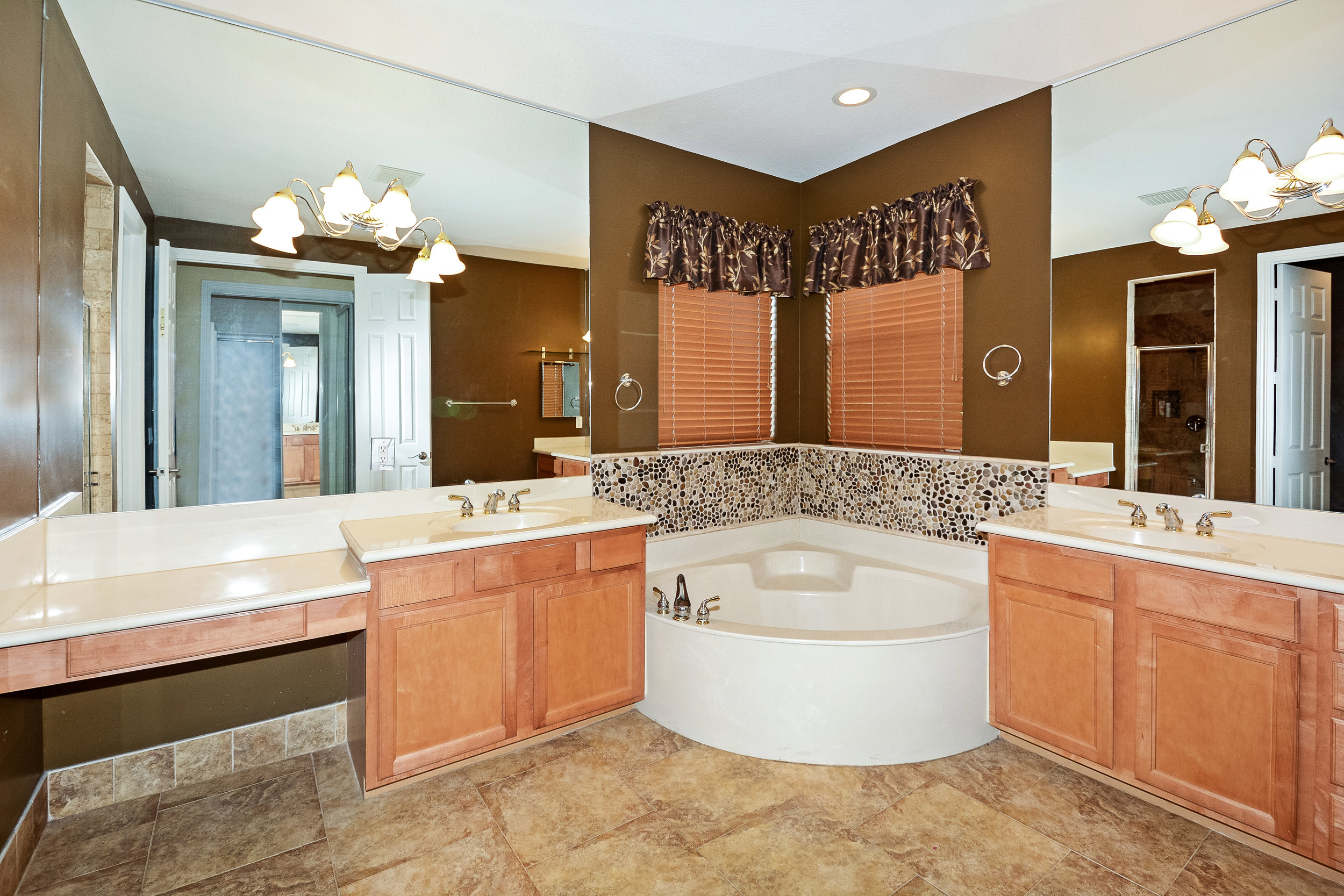 10451_sw_54th_st_MLS_HID1069941_ROOMmasterbathroom1.jpg