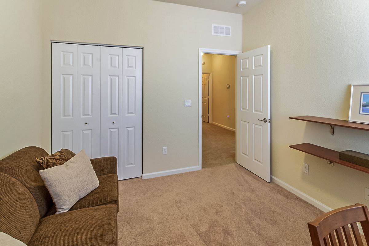 bedroom_1200.jpg