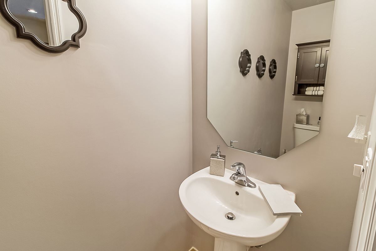 halfbath_1200.jpg