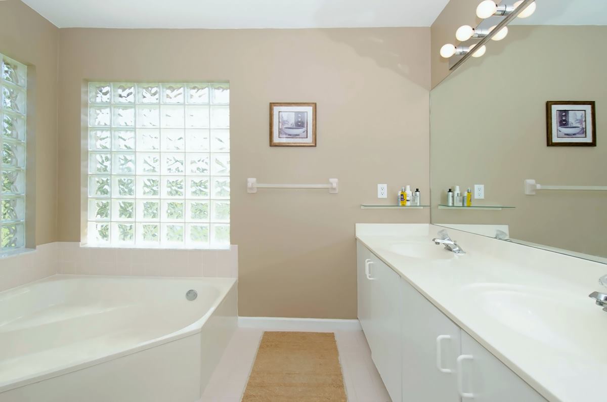 masterbathroom1_1200.jpg