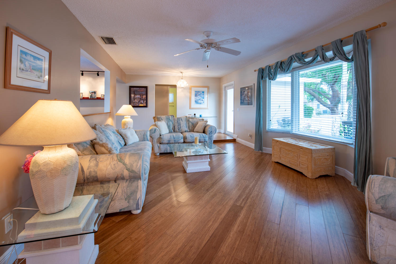 9311 NW 20th Ct Pembroke Pines-large-007-17-Living Room-1499x1000-72dpi.jpg