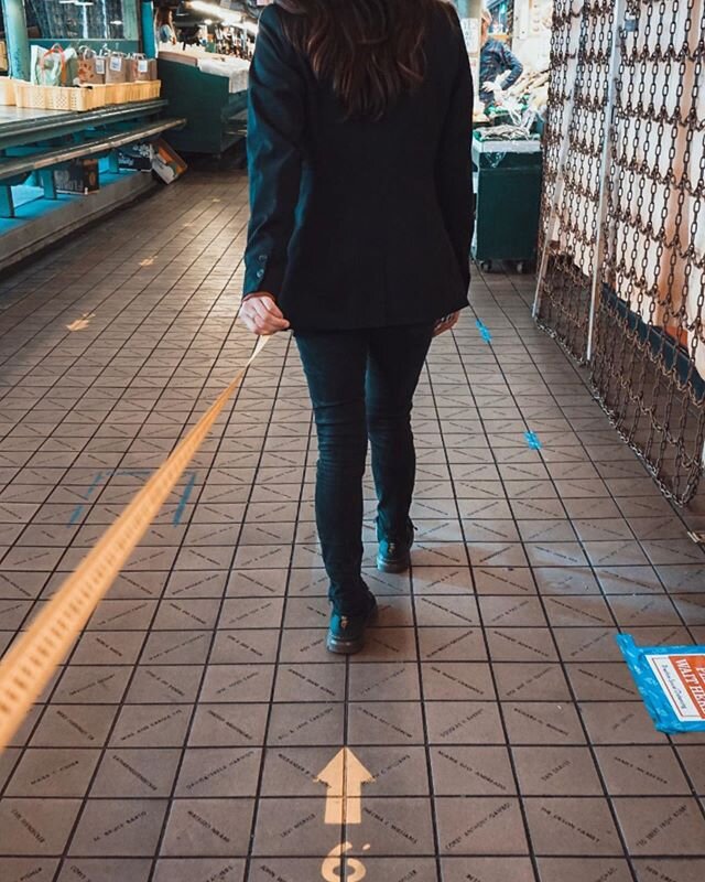 We may be in Phase 2 here in King County, but that doesn&rsquo;t mean social distancing is over! 6 feet, people.
.
.
.
#socialdistancing #covid19 #phase2 #kingcounty #seattle #seattlephotographer #king5 #kiro7 #thestranger #seattlemag #seattlemet  #j
