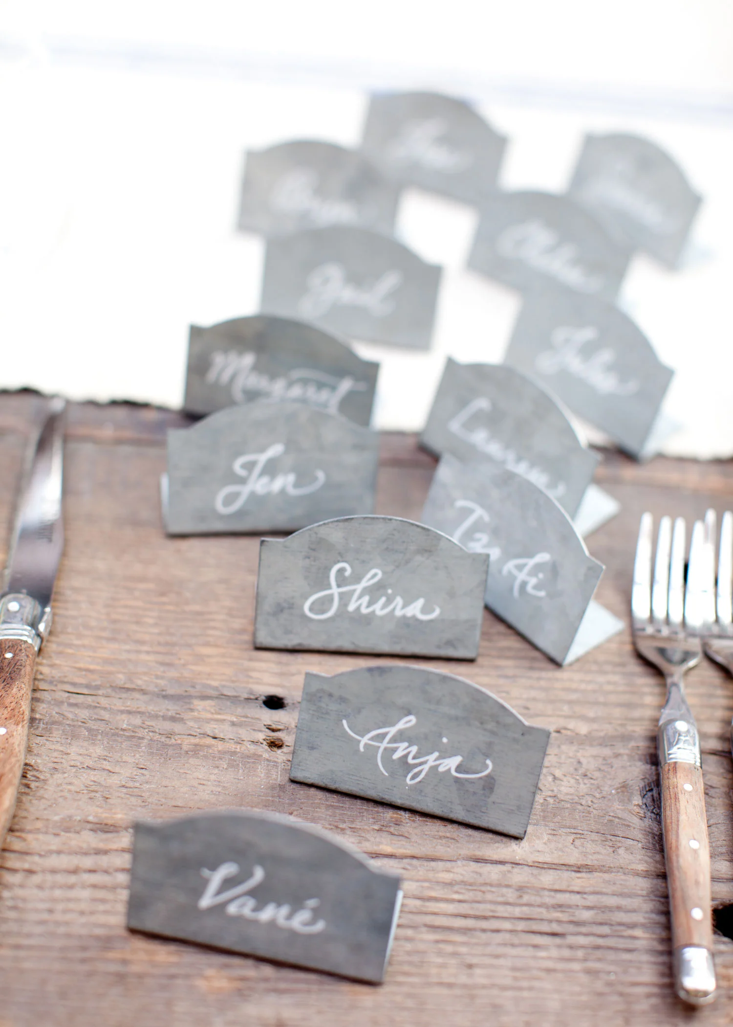 paperfinger-whitemetalplacecard-jhuang.jpg