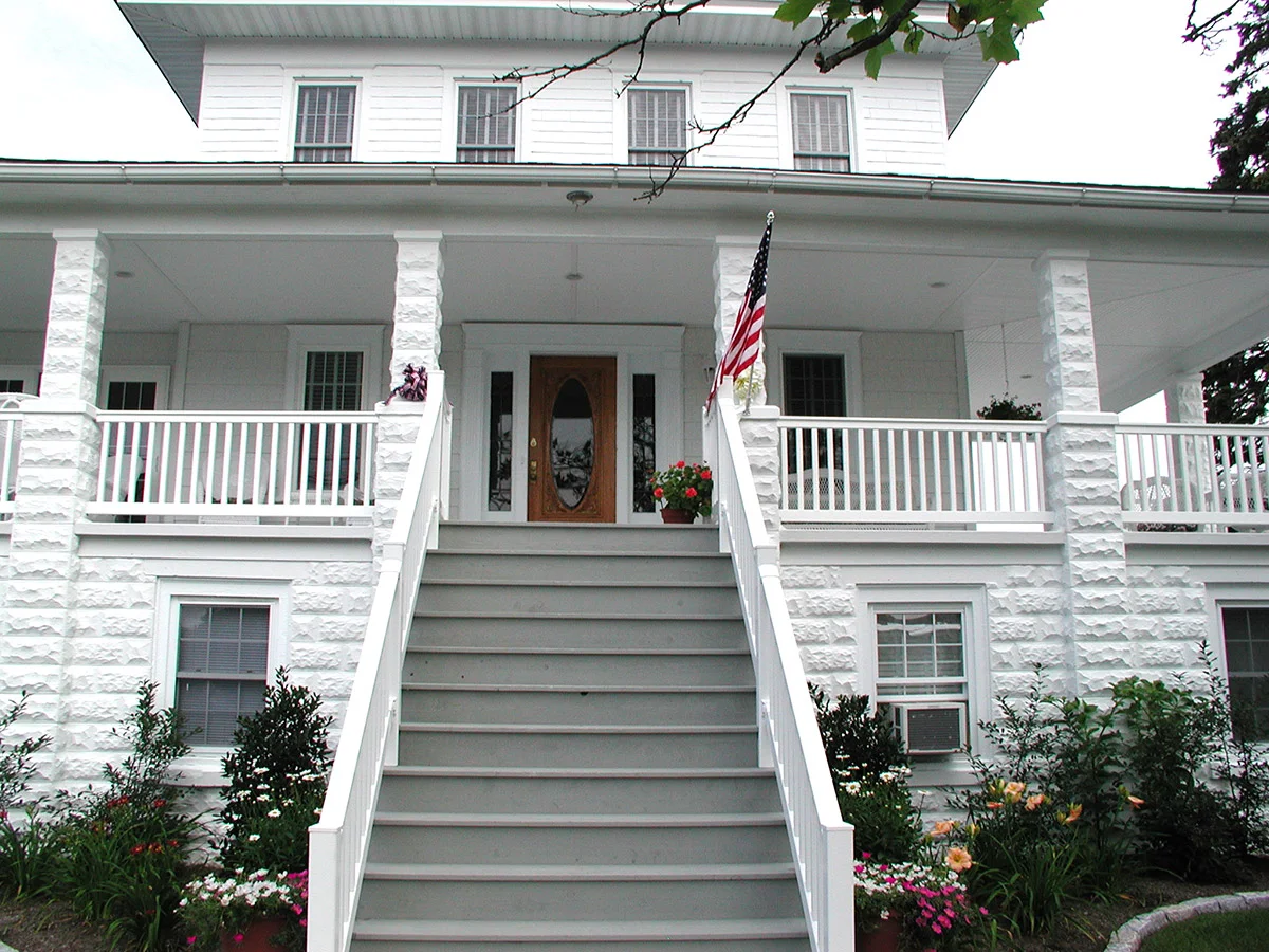 outside02.jpg