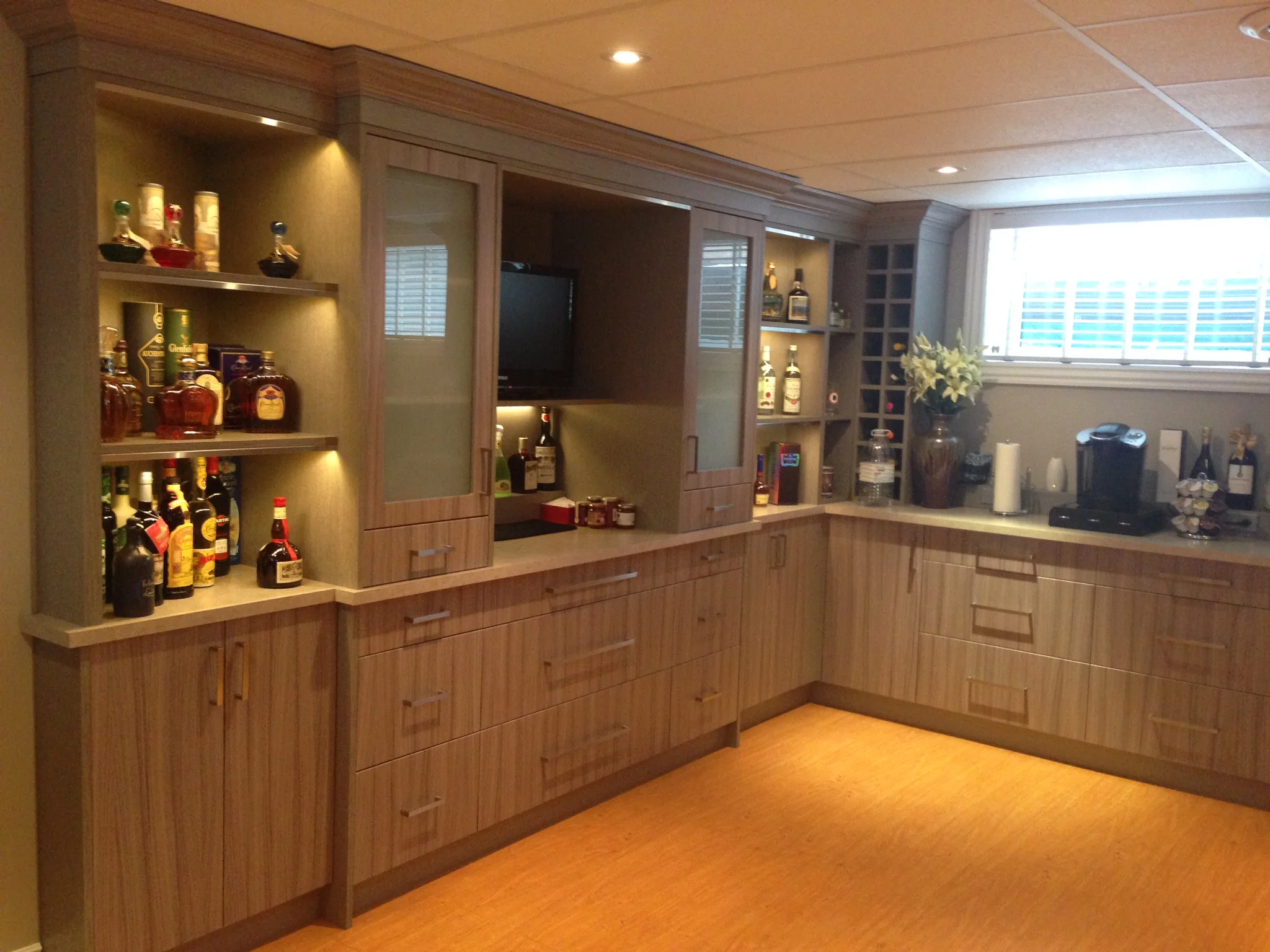 custom-bar_15490416255_o.jpg