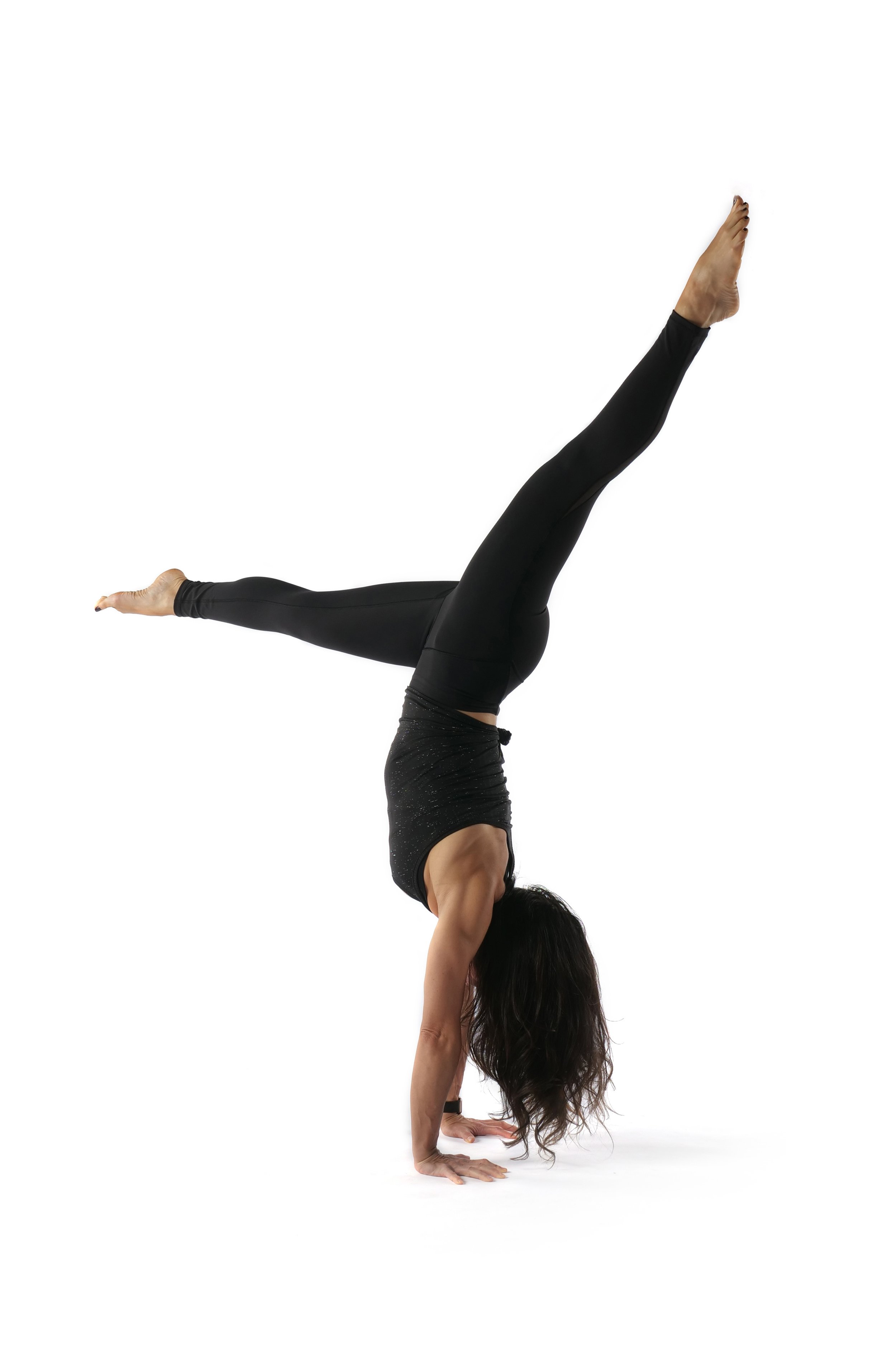 Incredible Acrobatic Pose | Yoga poses, Acrobatic gymnastics, Partner yoga