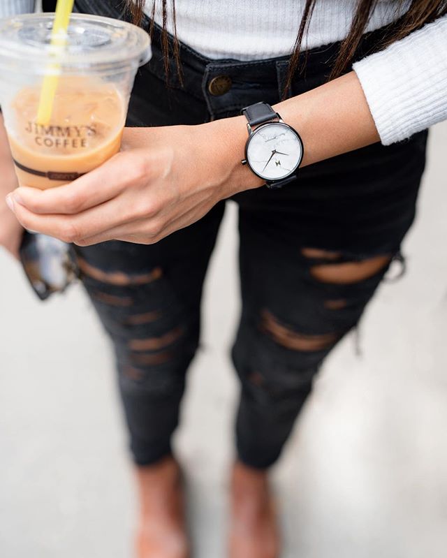 The essentials ☕️🖤⌚️ .
(and a smile, you can't see it but best believe I'm smiling ☺️) .
&bull;
Happy Wednesday y'all - mid week reminder to keep the energy up, the head high &amp; ALL the positive and good vibes 🤙🏽
.
@mvmt 
@mvmtforher .
code &qu