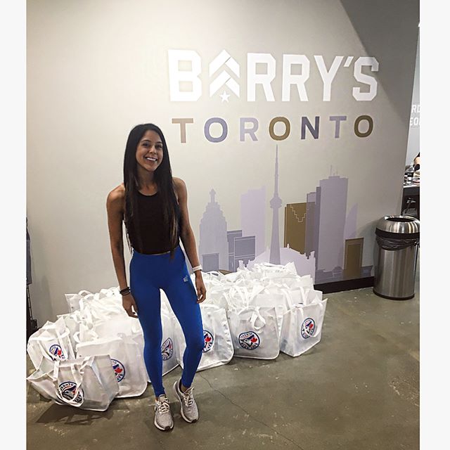 Such a pleasure hosting the  @bluejays ✖️@jayscare event! 💙☺️✨ .
&bull;
Swipe to see all the fun from yesterday's event! 
Huge thank you to all the Lady Jay's &amp; @sportsnet ladies for coming out yesterday to support such an amazing cause! ☺️ .
&b