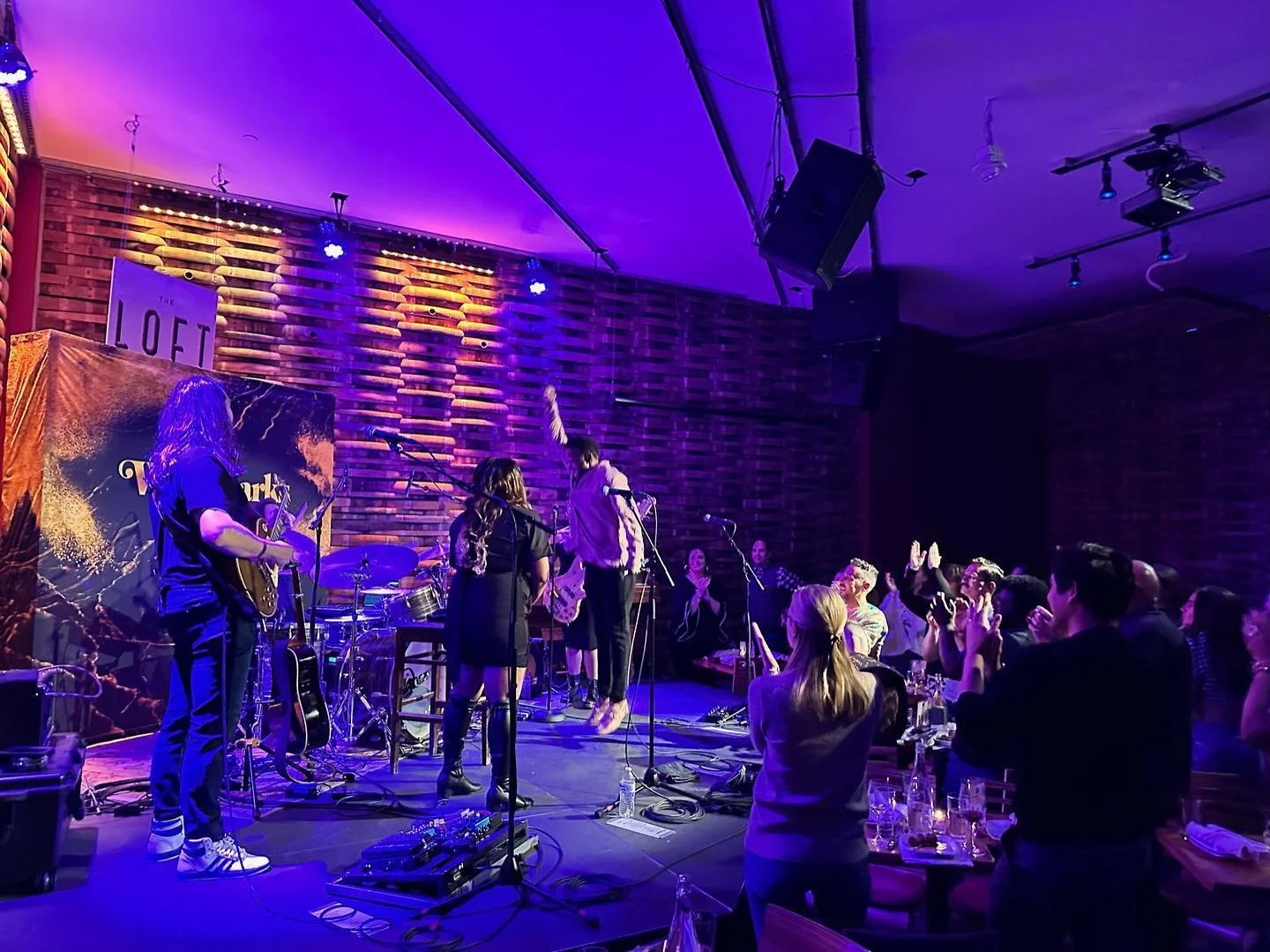 Philadelphia, 5/3
πΈ1-4: @tm__tim
.
.
.
#guitarist #citywinery #wynstarks #tour #citywineryphiladelphia #gibson #breedlove #tour #sigmasoundstudios