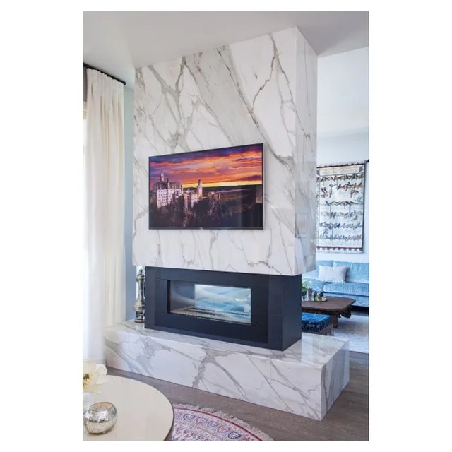 Weekend throw back to a past project we completed for an amazing client. Designed by the incredibly talented Tereza Bajan. 3 / 3 #vancouver #lowvoltage #construction #luxuryhomes #interiordesign #architecture #vancity #yvr #designbuild #av #audio #video #led #samsung #4k