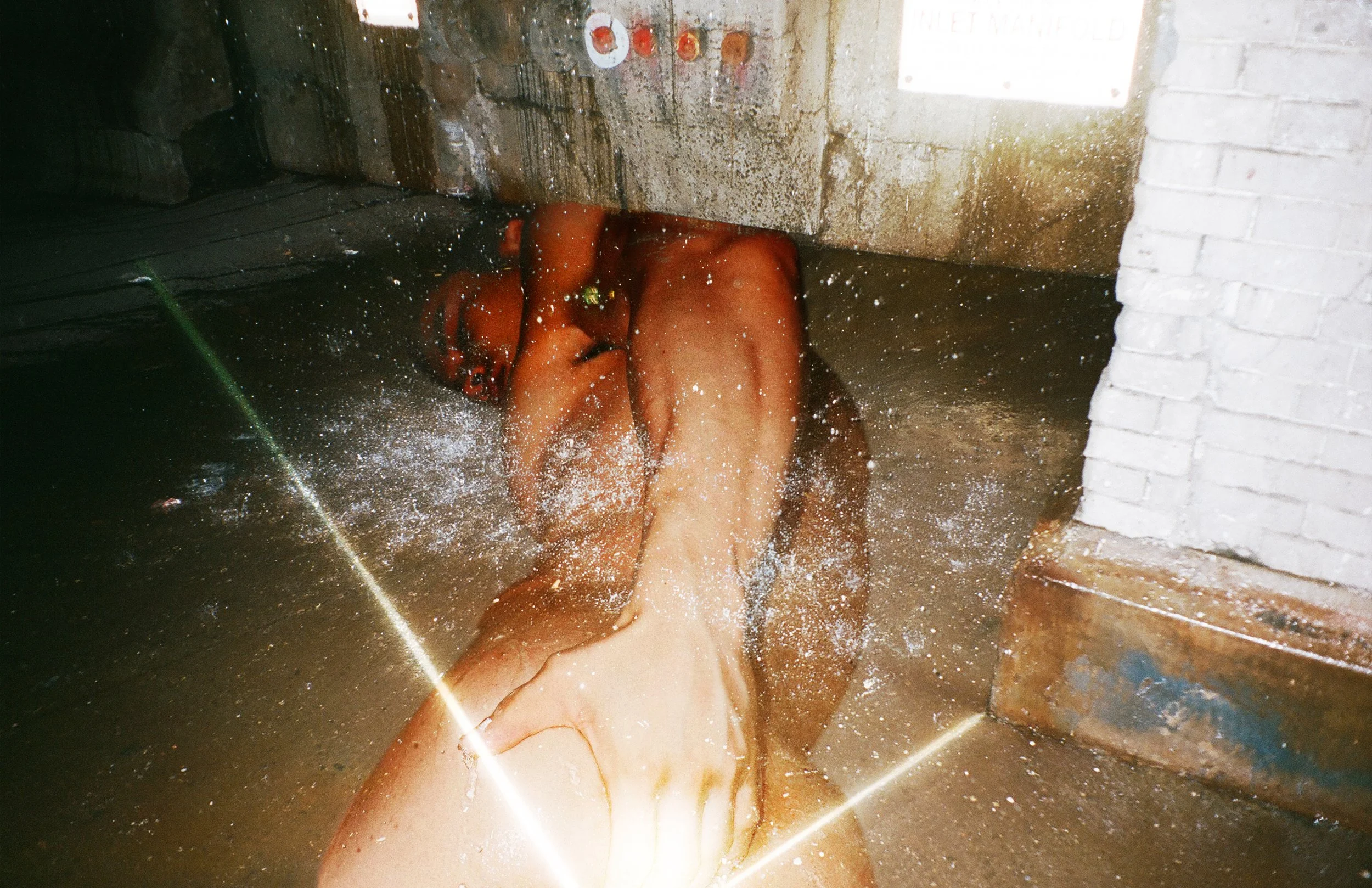 24420031_v1.jpg