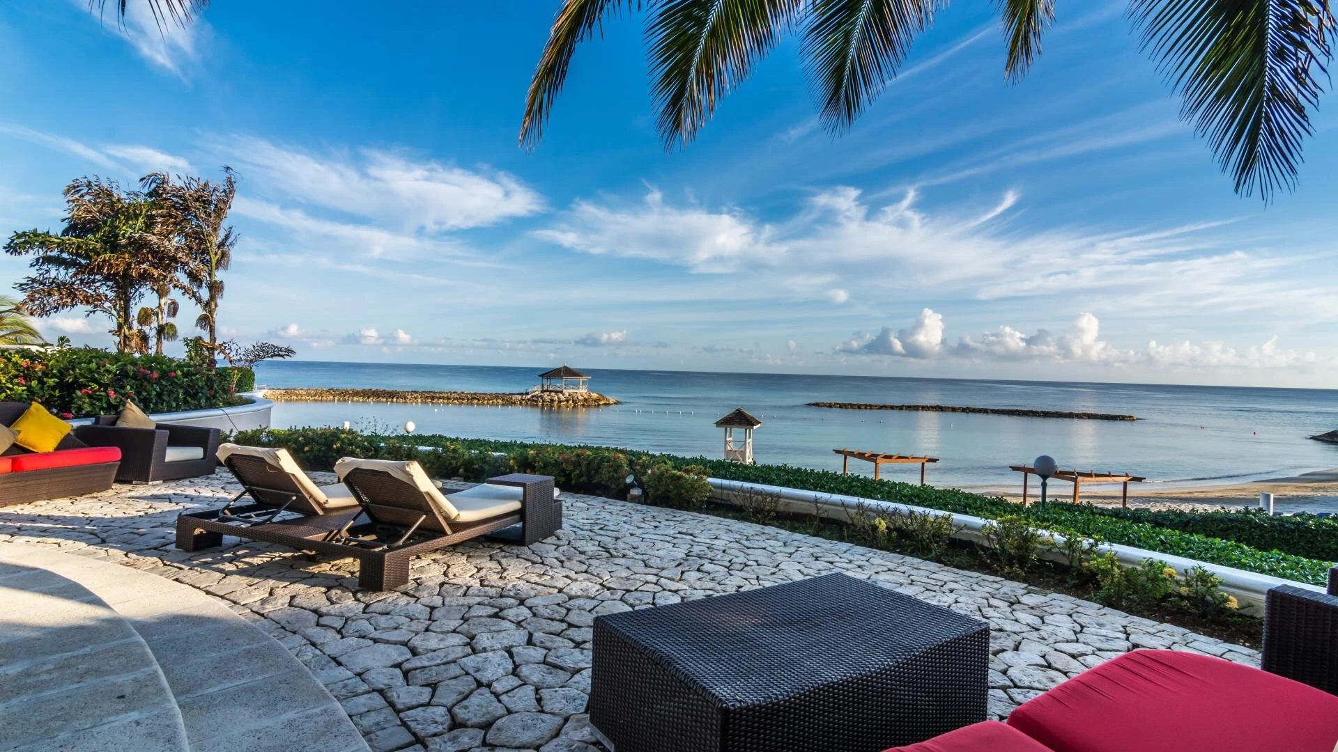 Jewel-MoBay-Beach-view-cec6cd8d5056a36_cec6ced8-5056-a36a-07e1948c7b19322d.jpg