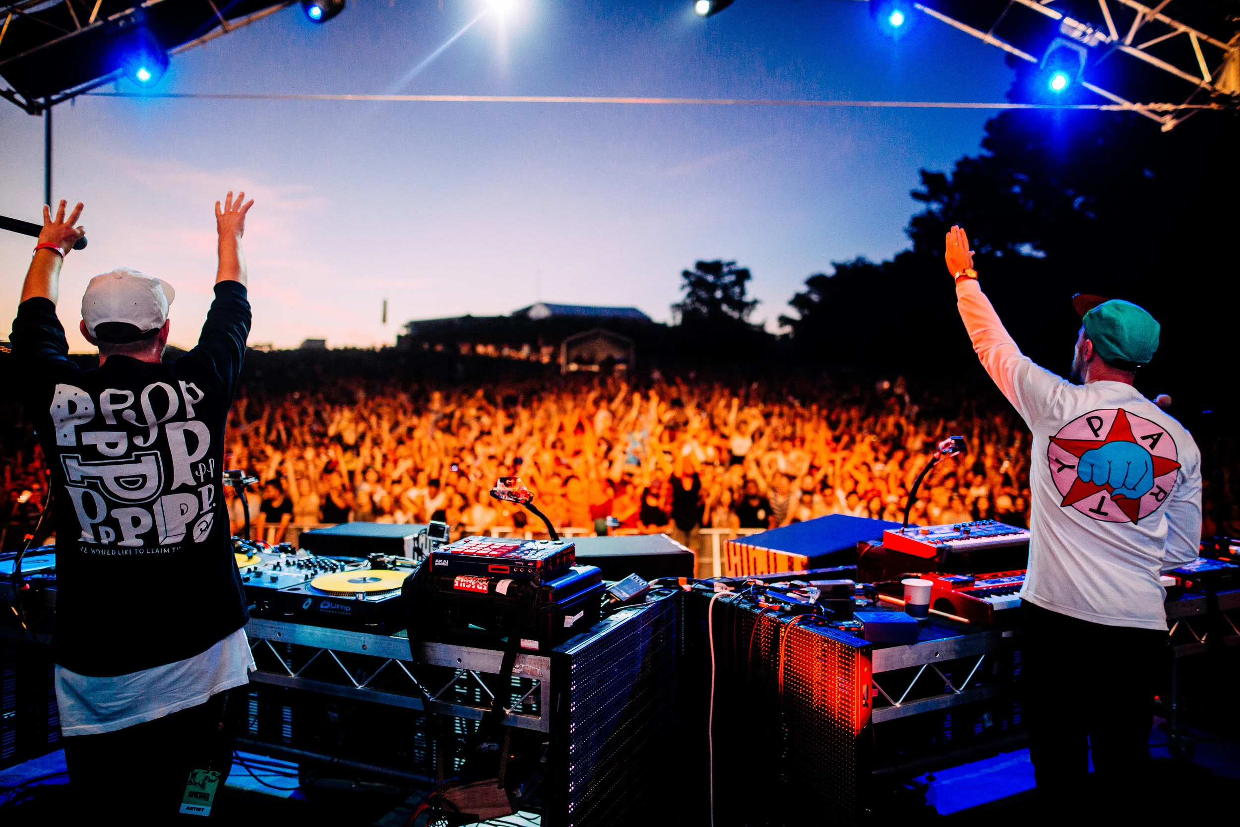 SPILT_MILK_YS-200 - Hermitude + crowd.jpg