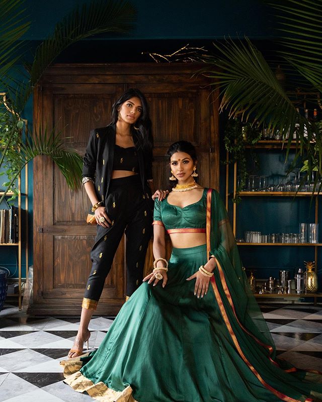 👸🏾Queen 1 and Queen 2👸🏾 or should I say Khaleesi 🐉😏
&mdash;
team ✨
Model: @vitamallela @geena_singh
Wearing: @holichicbyMegha
MUA: @karunachani
Assist: @nujent 
Video: @whoisdefy
Designs Team: @__megharao 
@poojadesaishah 
#pakistanstyle #pakis