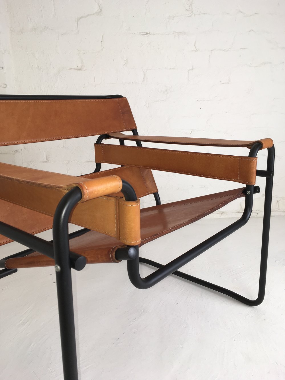 Reconditioned Marcel Breuer Wassily Chair With Black Frame Cabinet De Luxe Reconditioned Marcel Breuer Wassily Chair With Black Frame Cabinet De Luxe