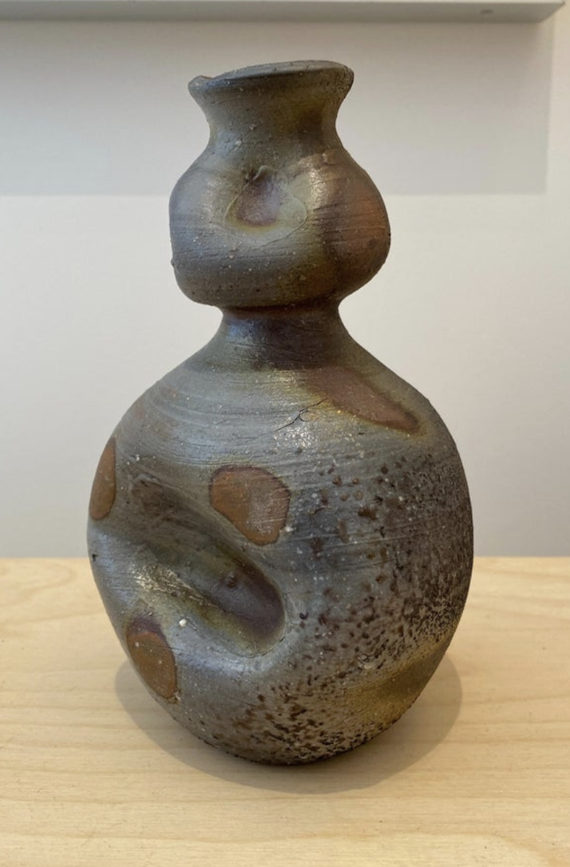 1970s Bizen Mingei double gourd sake bottle with thumb imprint, signed by the artist