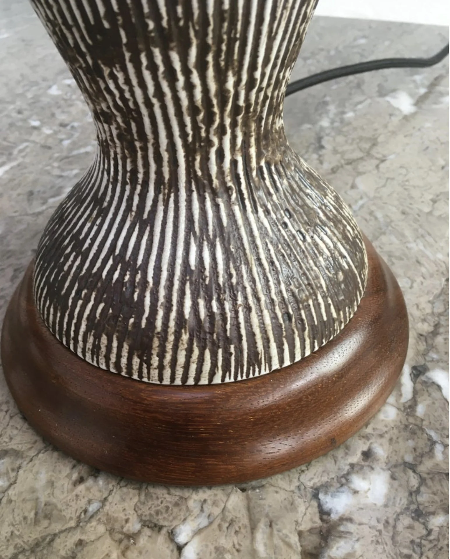 sgraffito_lamp_foot.jpg
