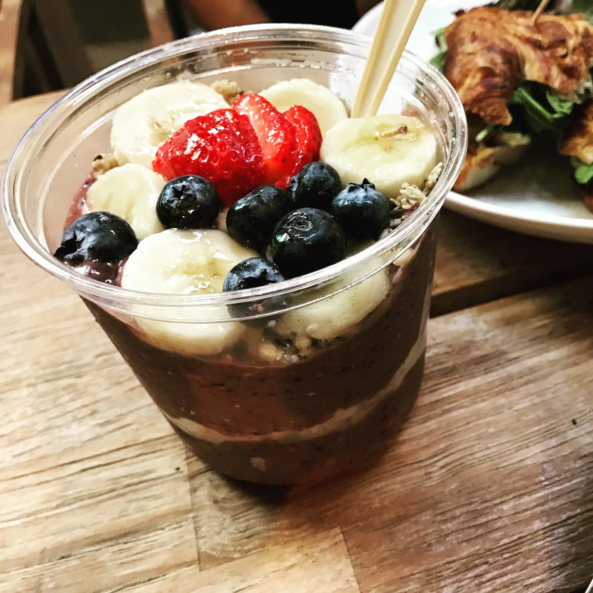 And finally, the reason why we came to this spot in the first place: THE ACAI BOWL!