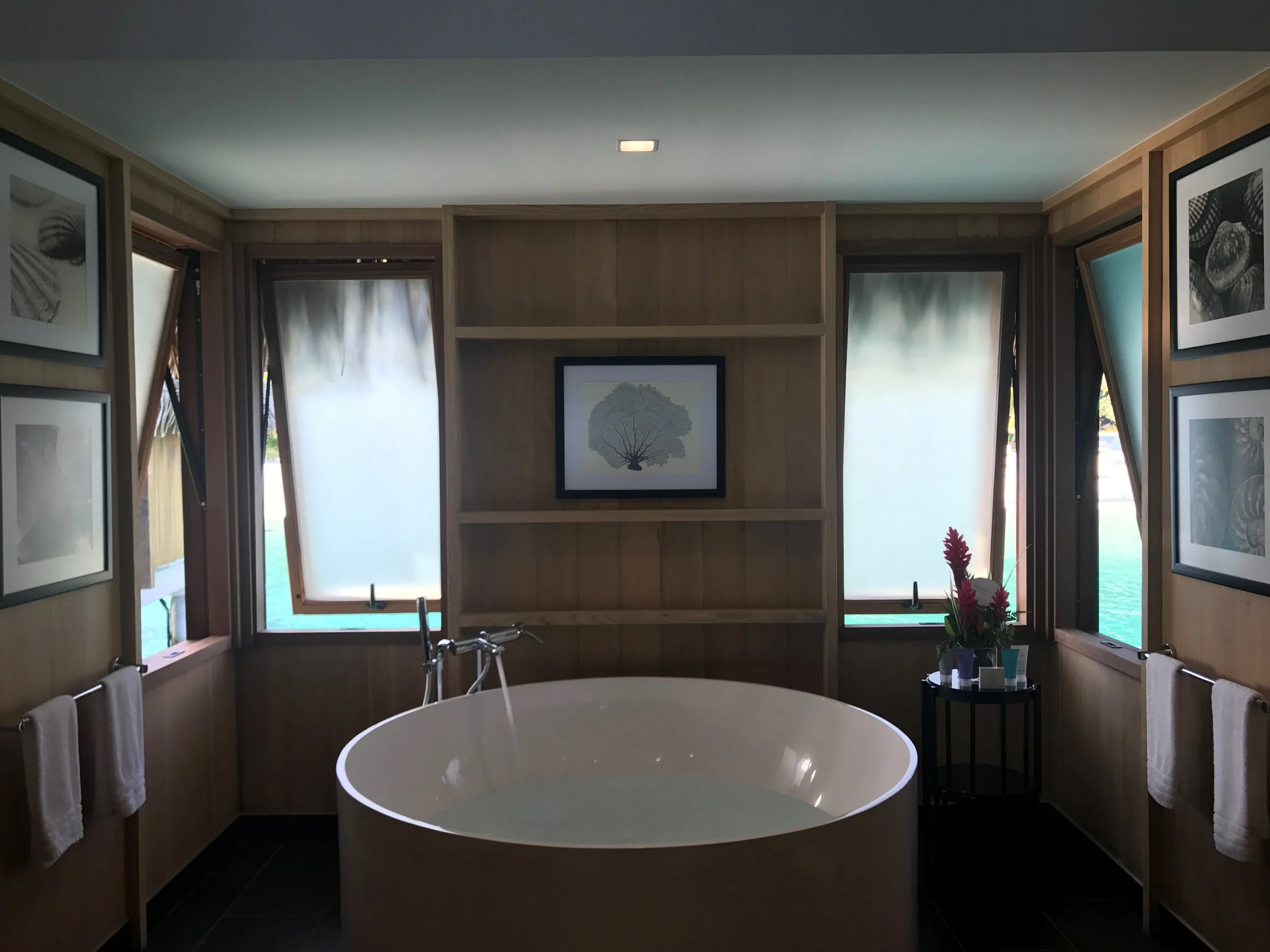 Having a large beautiful and clean bathroom is always a huge plus and oversize tub for those mama to be's who need a little pampering