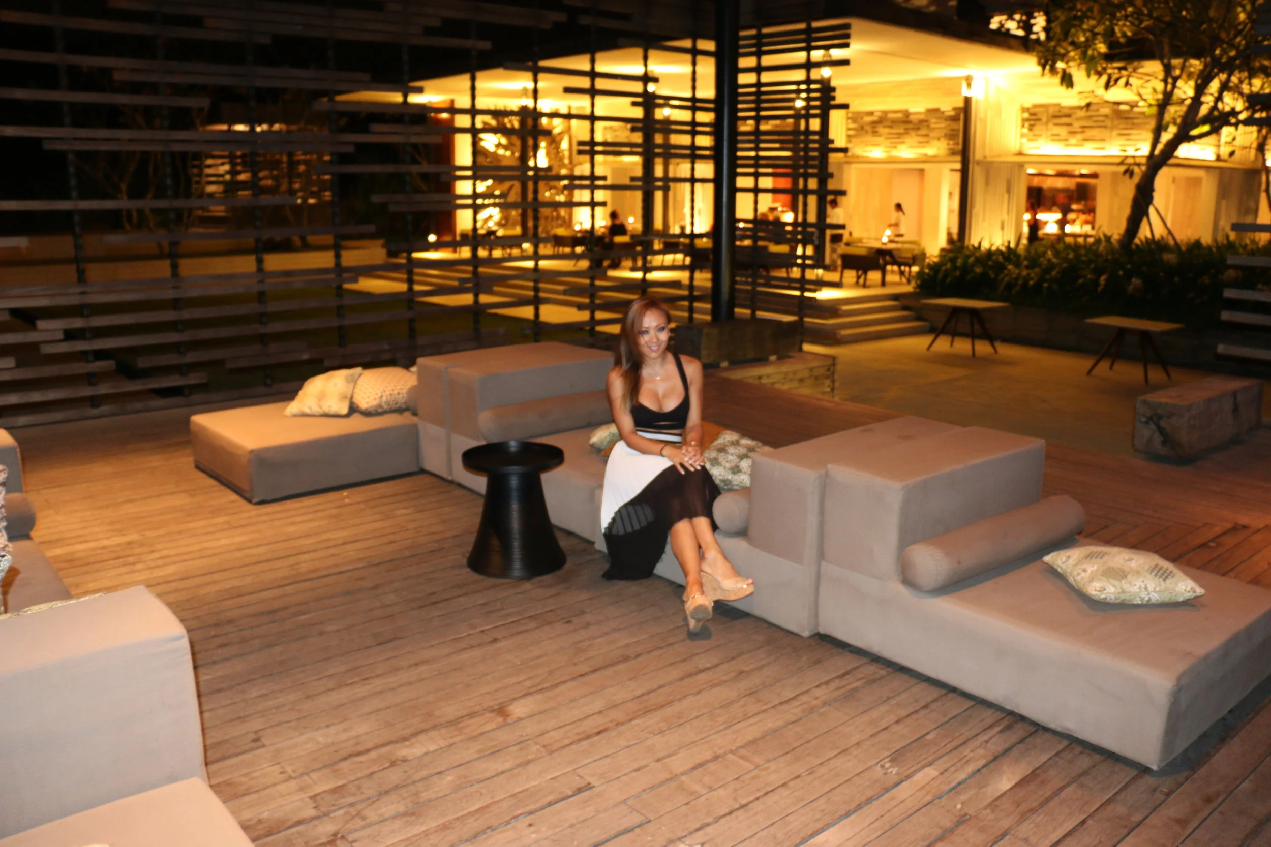The lounge at night, nice but not quite the same as when there is some daylight.