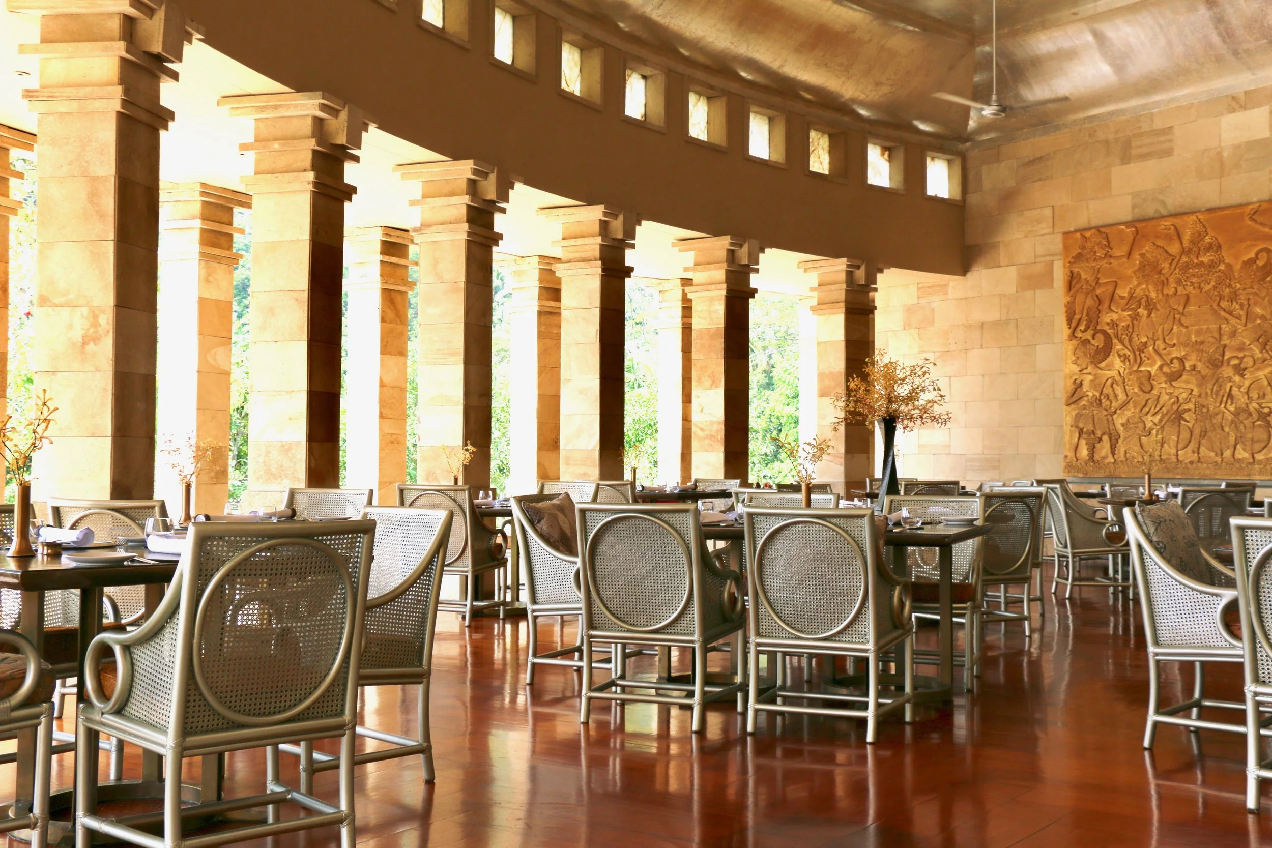 Arriving late in the afternoon means, having the whole place to ourselves for lunch!