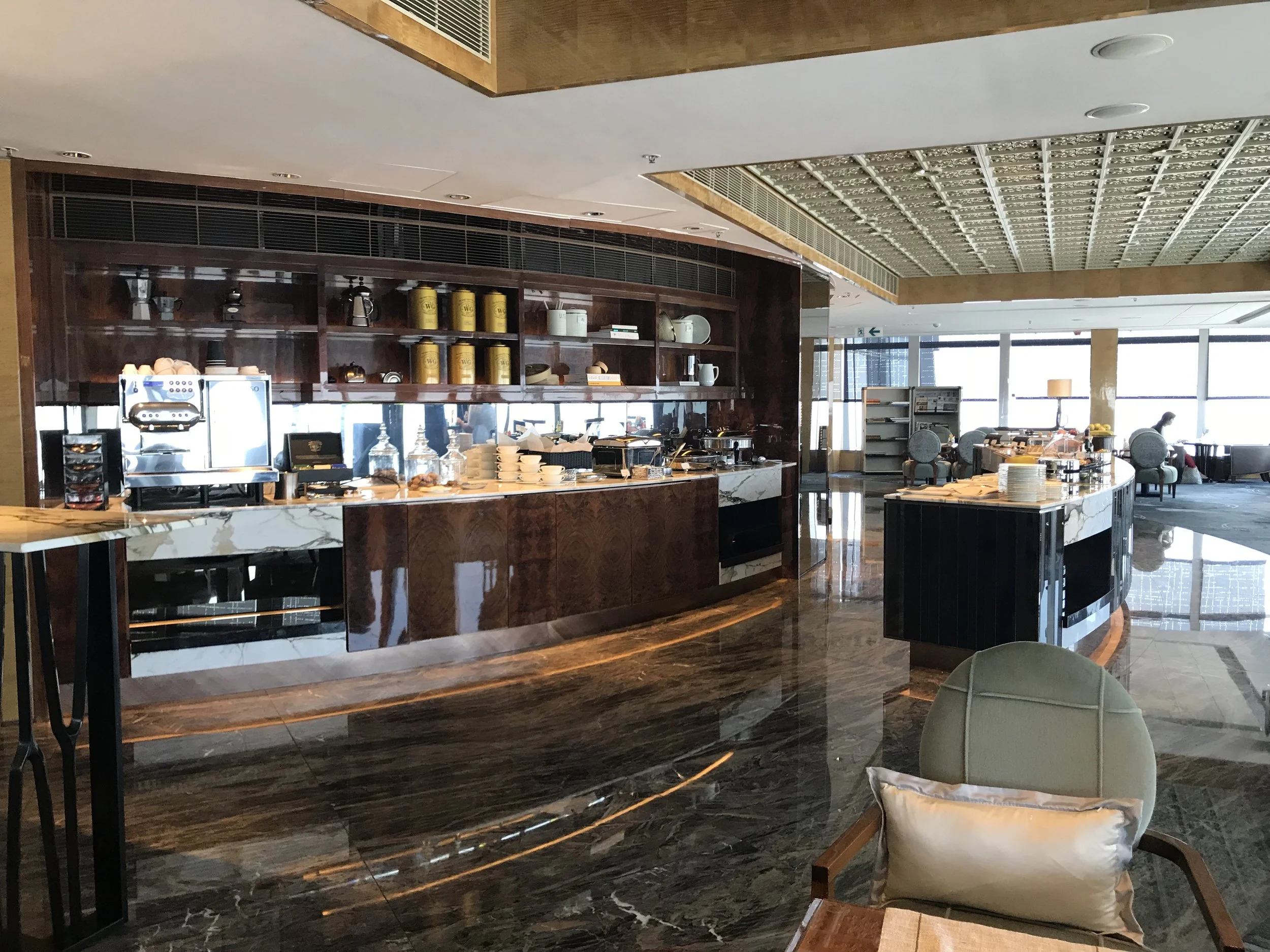 Oh and if you're a Ritz Club Member, you get access to their lounge that serves food 6am to 9pm, ranging from breakfast, lunch, afternoon tea, happy hour, dinner, and desserts. This is perfect for hangry pregnant women.