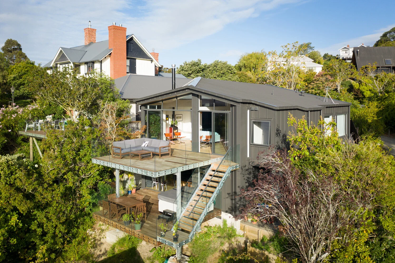 OUTDOORS IN Rylock Windows brought in the light and ensured the flow indoors and out for full height glazing.
