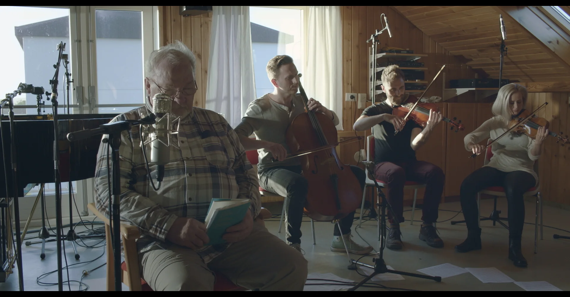 ISLANDSONGS_07.jpg