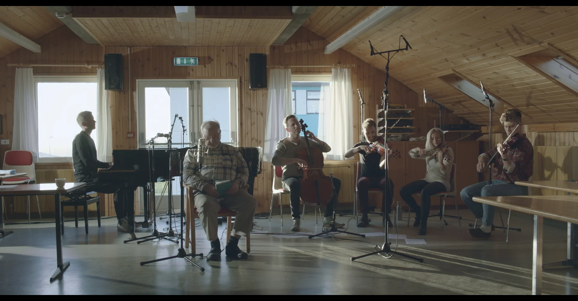 ISLANDSONGS_09.jpg