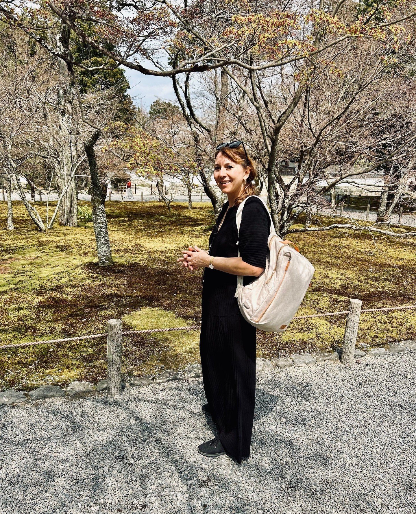 Kyoto war ein echtes Highlight mit seiner Mischung aus Tradition und Moderne! Die wundersch&ouml;nen Zen-G&auml;rten und der tolle Philosophenweg, den wir im Vorfr&uuml;hling mit erster Kirschbl&uuml;te erlebt haben 🌸 der Philosoph und Professor Nis