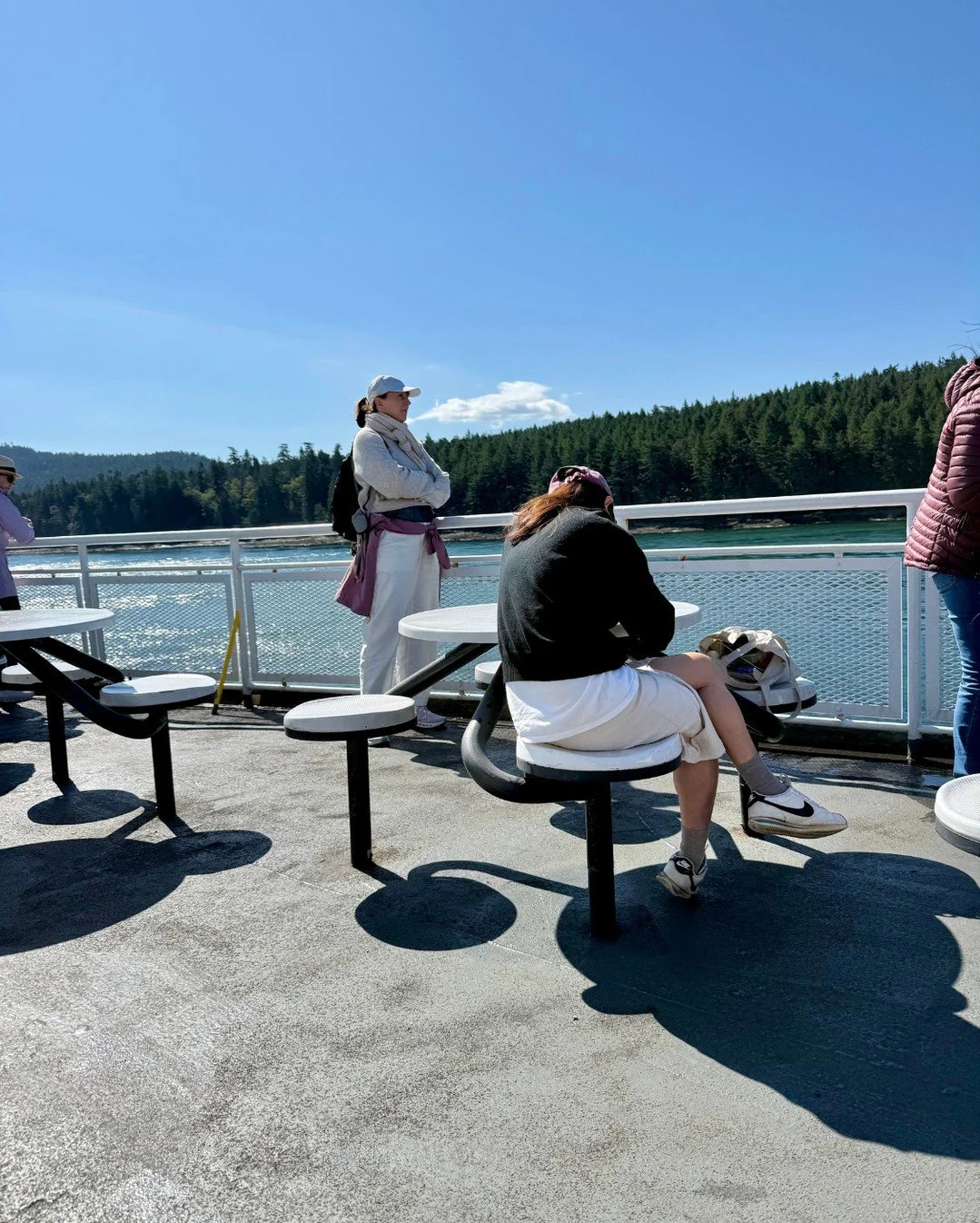 Oh, wie sch&ouml;n ist Kanada! Teil 3 - On the ferry to Vancouver Island ⛴️ Knallbunte Blumen im Beacon Hill Park 🌺 Der sch&ouml;nste Supermarkt der Insel ist was f&uuml;r alle Sinne inklusive Live Musik 🎹 endlich nachts angekommen im Ucluelet Para