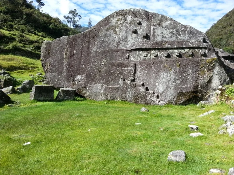 White Rock (Yurak Rumi in Quechua) the legendary home of the great Yurak Rumi Inca Oracle. Looking north.