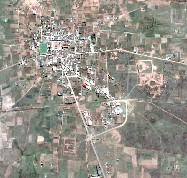 Figure 2: Tiwanaku’s streets form a grid around a central plaza, which was the original farming settlement before urban expansion at the end of the 2nd century BCE.