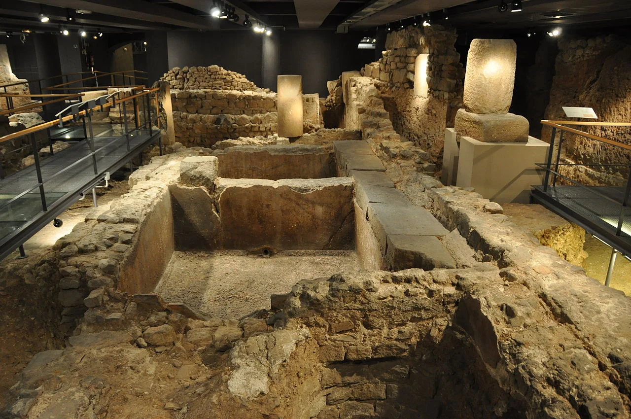 #03. Remains of an ancient Roman salt fish factory and garum factory in the archaeological underground ruins at Museu d'Història de la Ciutat de Barcelona (Plaça del Rei).