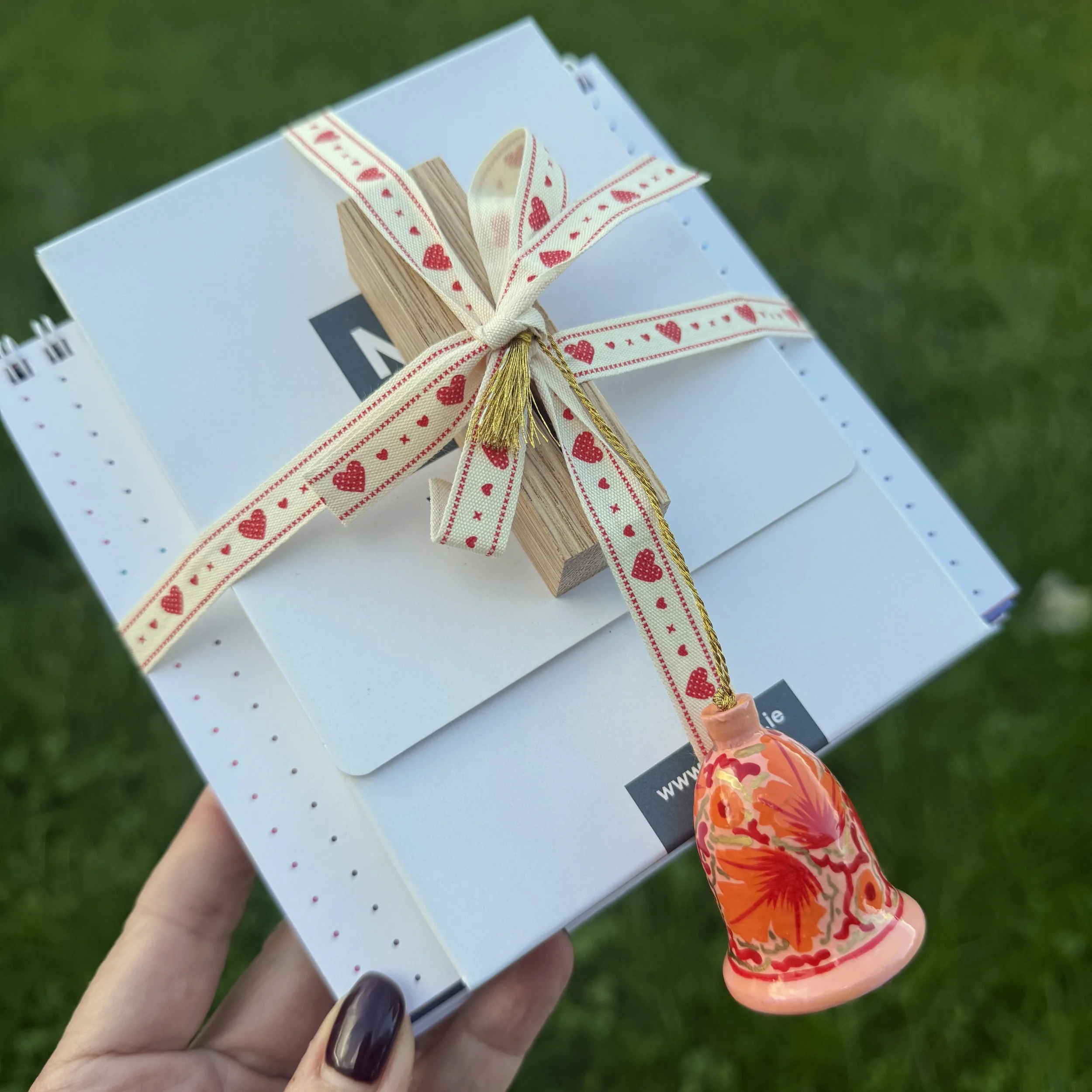 MoMe Power in the Pause Gift