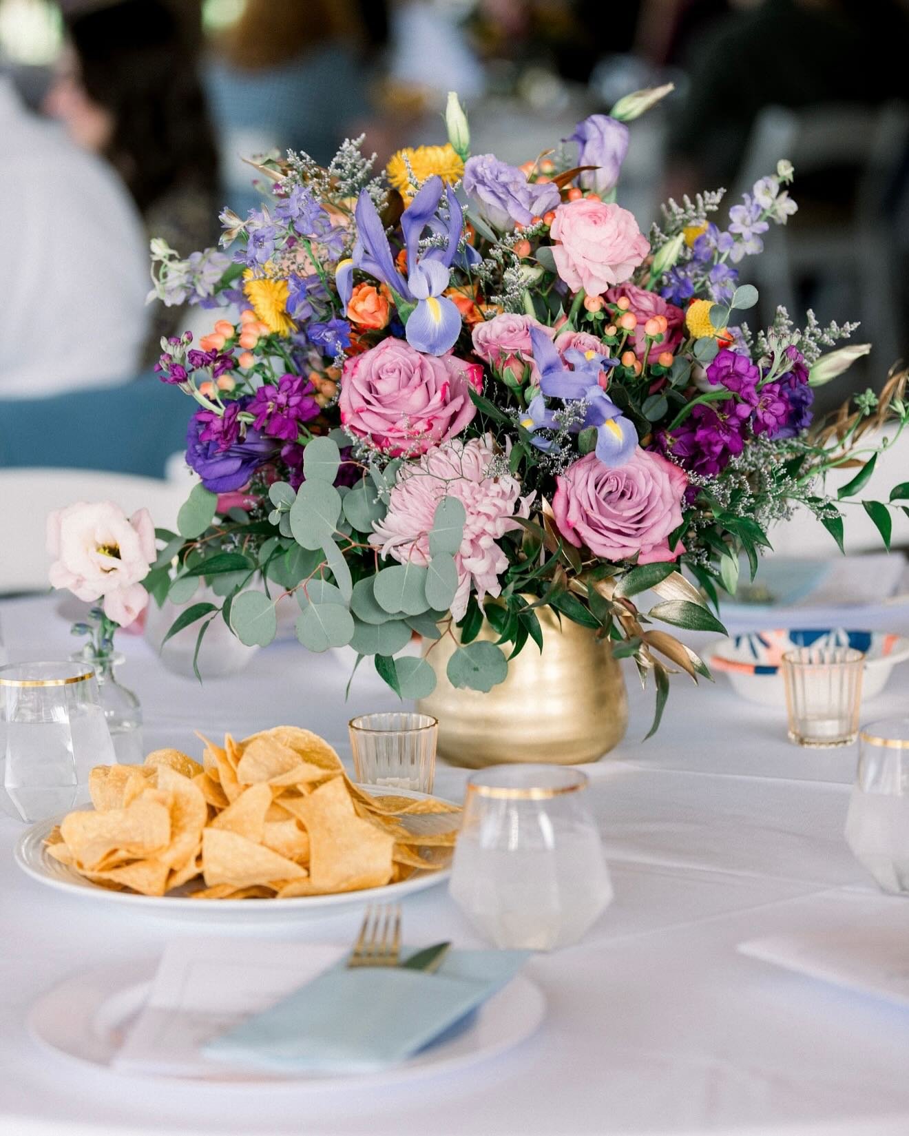 Who needs a side of guac when you could have a side of flowers 🪻🤩🫶