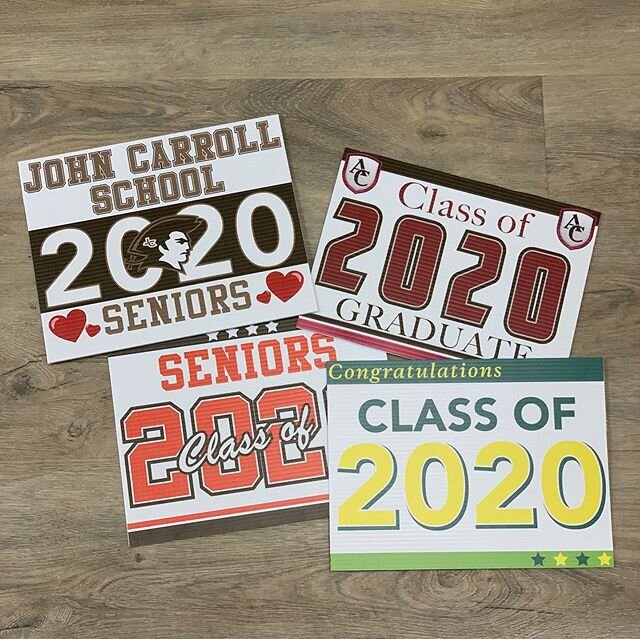 Put a 😃 on your graduate&rsquo;s face with a yard sign. Fully customizable with logos, pictures and phrases. #allinthistogether #seniors2020 #coroplastsigns #yardsigns #covid19 #customprinting