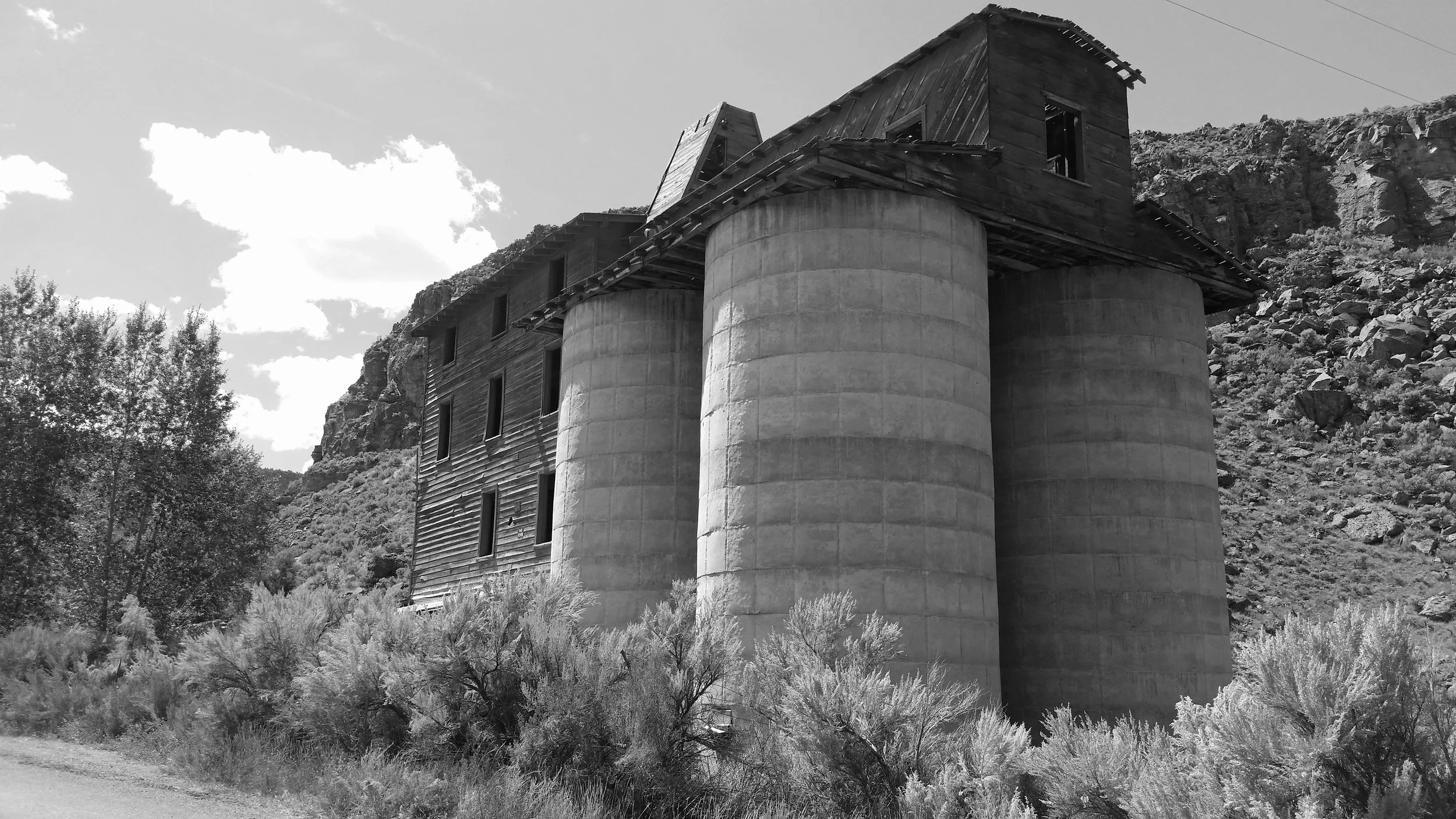 Canyon Utah before Bryce.jpg