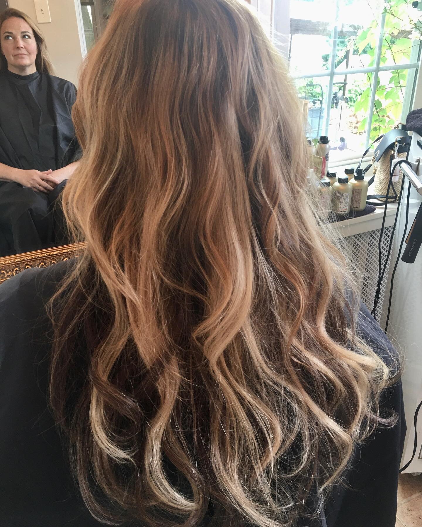 Looong and gorgeous🌟 #wellaprofessional #blondor #perfectress #loveyourhair #happyclient #haircare #naturalhair #davinesview #davines #davinesofficial #lehighvalley #lehighvalleysalon #pastylist #longhair #hairextensions #hairextensionspecialist @hi