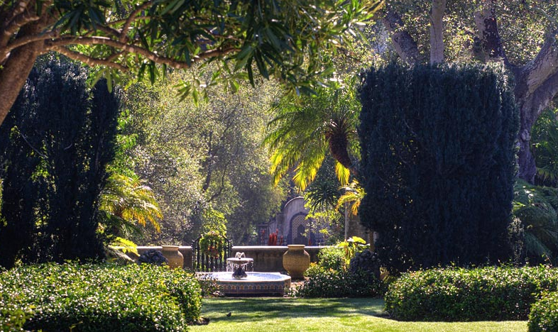 The estate grounds are meticulously maintained showcasing this architecturally signficant home