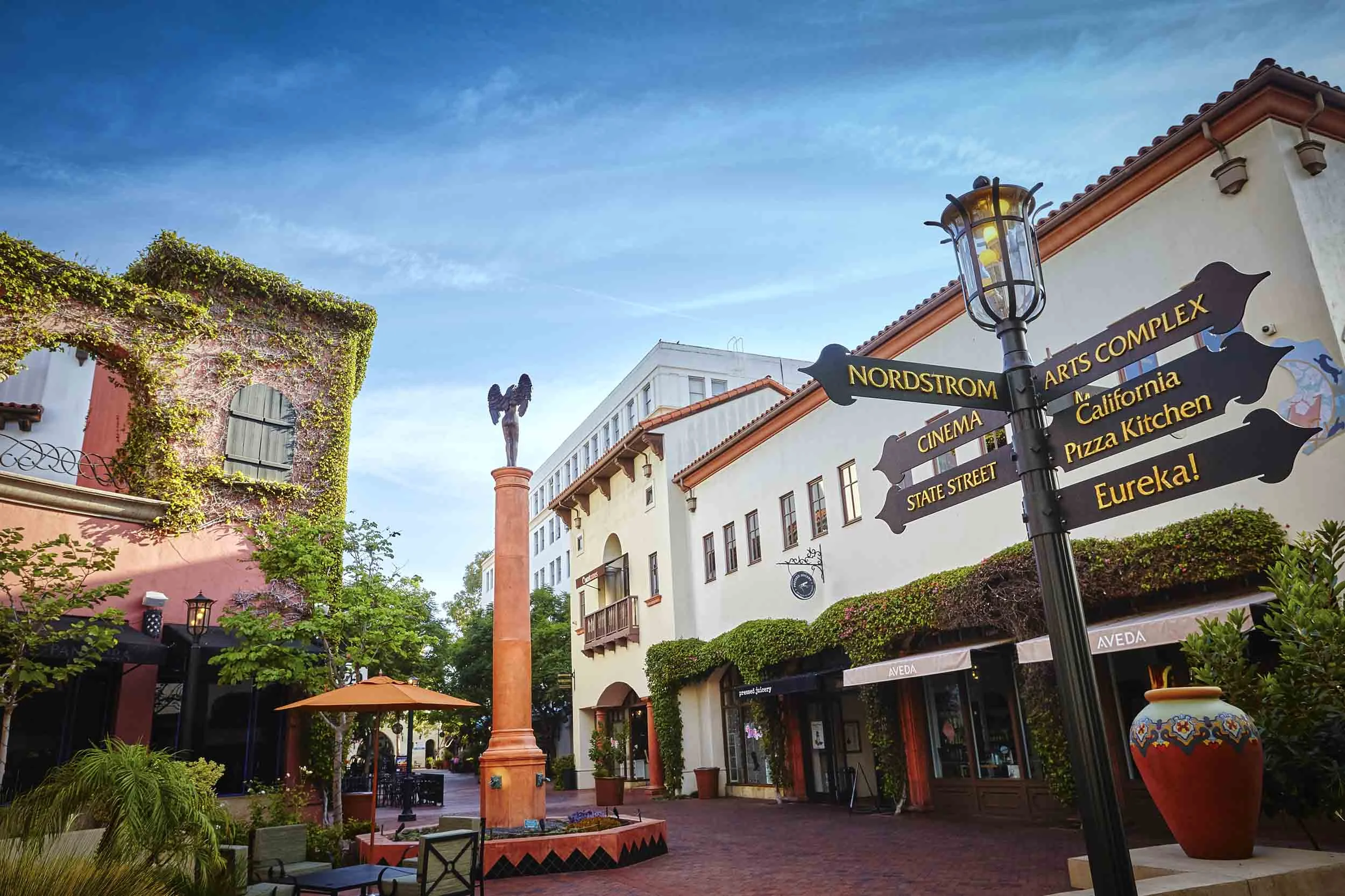 santa-barbara-shopping-paseo-nuevo.jpg
